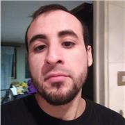 Artista plástico titulado de la U de Chile, dicta clases en todas las materias, sea en temas prácticos como dibujo, escultura, pintura u otros, como también en teoría e historia del arte. Sin límite de edad